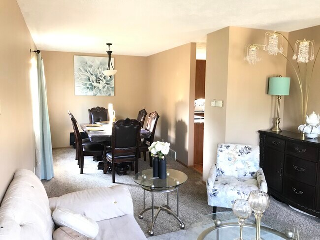 Foto del edificio - 15312 Wirt St