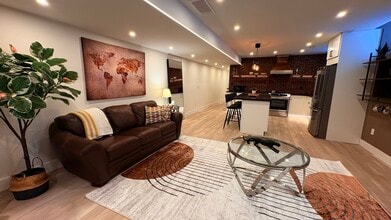 Building Photo - 83 Melbourne St