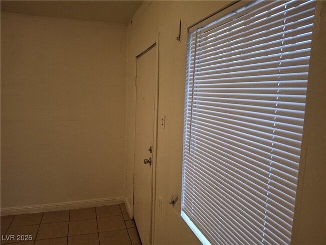 Foto del edificio - 1007 C St