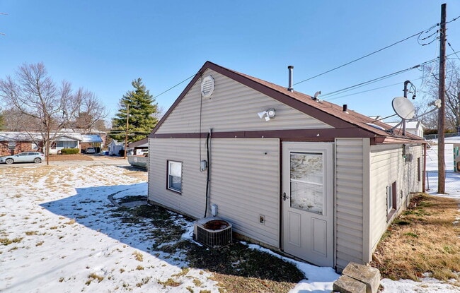 Building Photo - 10272 Niblic Dr