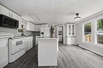 Building Photo - 2122 Koster Rd