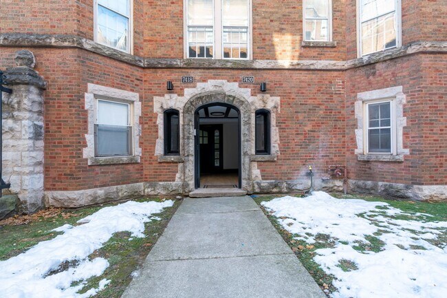 Foto del edificio - 7420 N Damen Ave