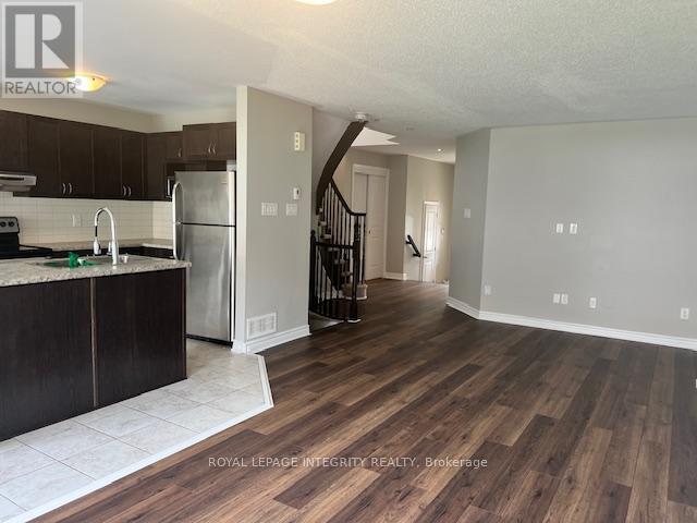 Building Photo - 29 Fallengale Cres