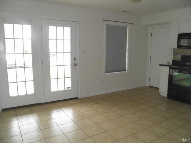 Building Photo - 2712 E Bressingham Wy