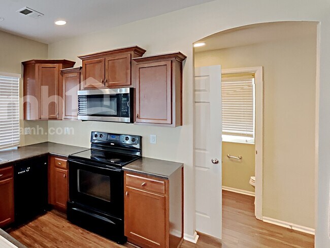 Foto del edificio - 4659 N Argonne St