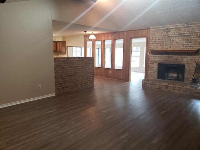 Building Photo - 2913 Tommy St