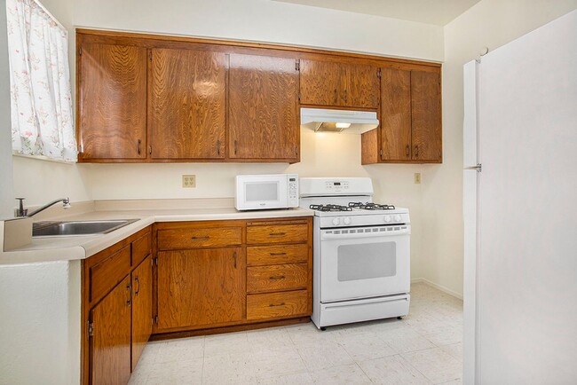 Foto del edificio - 3117-3117 Santa Clara Ave