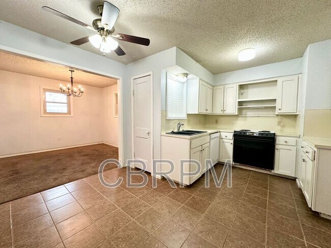 Foto del edificio - 8314 Hartford Ave
