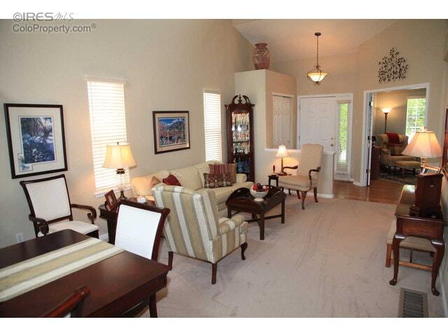 Foto del edificio - 1023 Huron Peak Ave