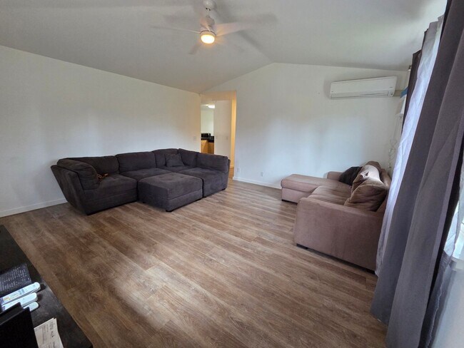 Foto del edificio - Turned key full furnished 3 bedroom in North Kihei