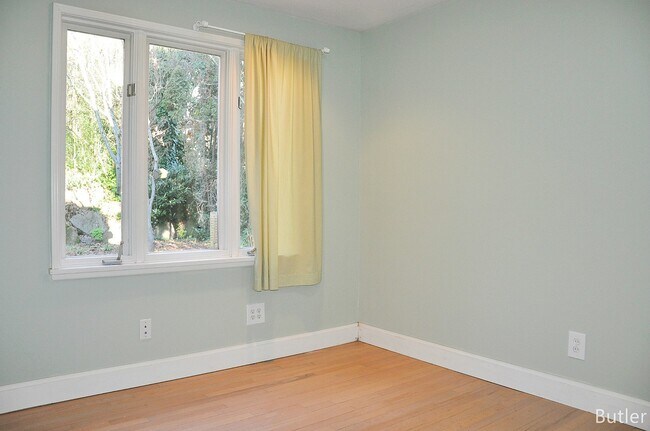 Foto del edificio - CLICK "REQUEST A TOUR" NOW!