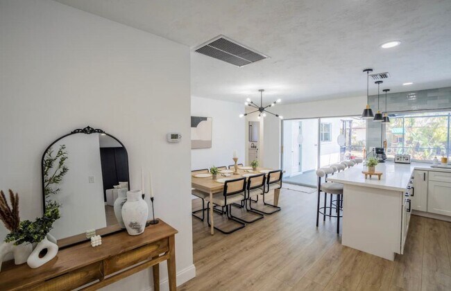 Foto del edificio - 3649 SE 5th Ct