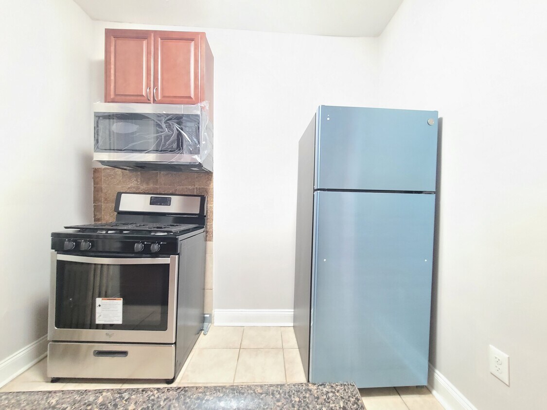 Primary Photo - 235 56th St