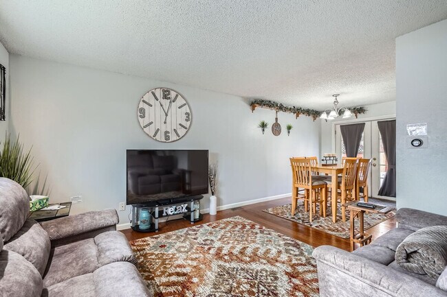 Building Photo - 10968 Jay St