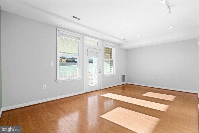 Foto del edificio - 1350 Monroe St NW