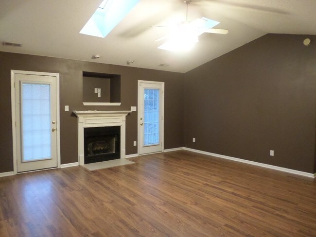 Building Photo - 403 Huff Dr