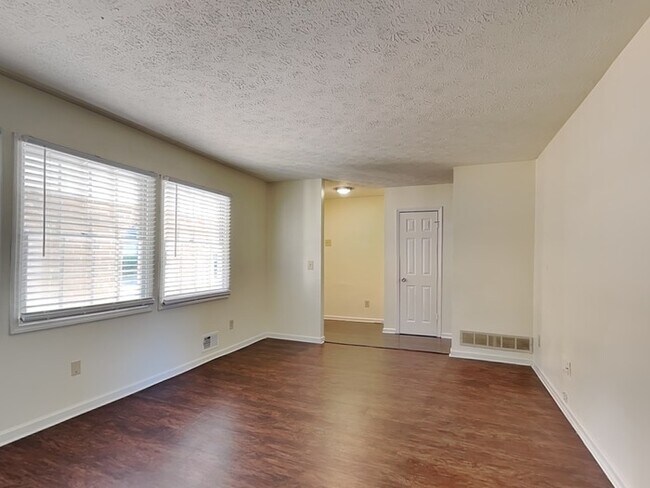 Foto del edificio - 105 Feldwood Pines St