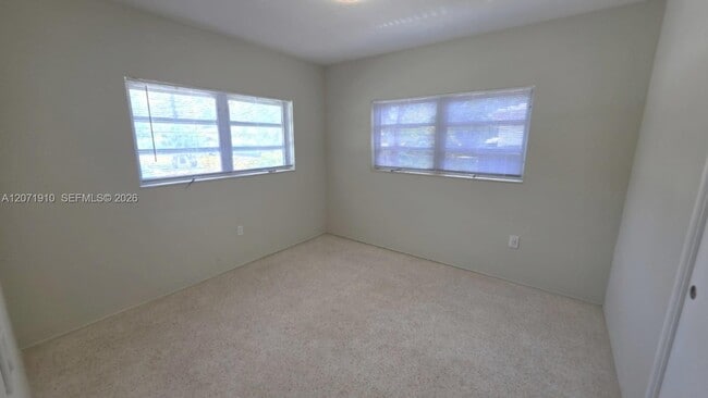 Building Photo - 260 SW 31st Ct