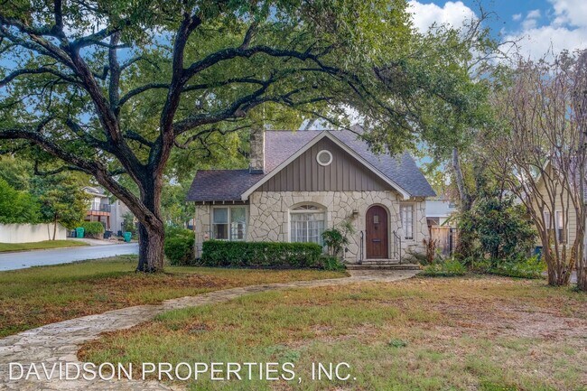 Building Photo - 4 br, 4.5 bath House - 202 College Blvd