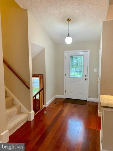 Foto del edificio - 7615 Virginia Ln