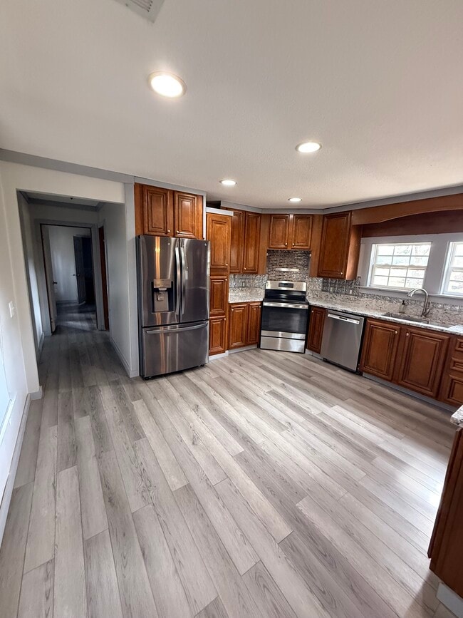 Building Photo - 11188 E Nickens Rd