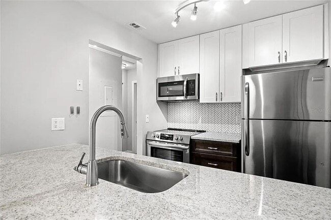 Foto del edificio - 304 S Habana Ave