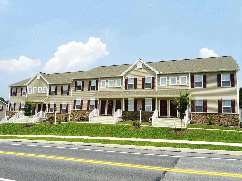 Open Flowing 1st Floor 2 Bedroom Apartment Apartment for Rent in Ephrata, PA