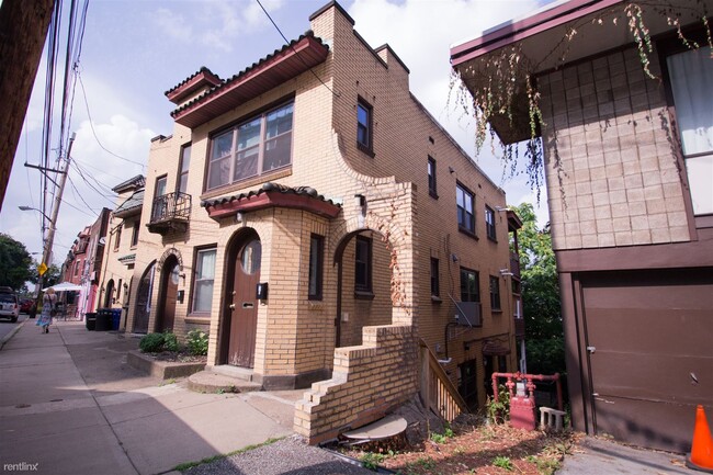 Foto del edificio - 2 br, 1 bath 4plex - (Oakland)(pitt)(cmu)c...