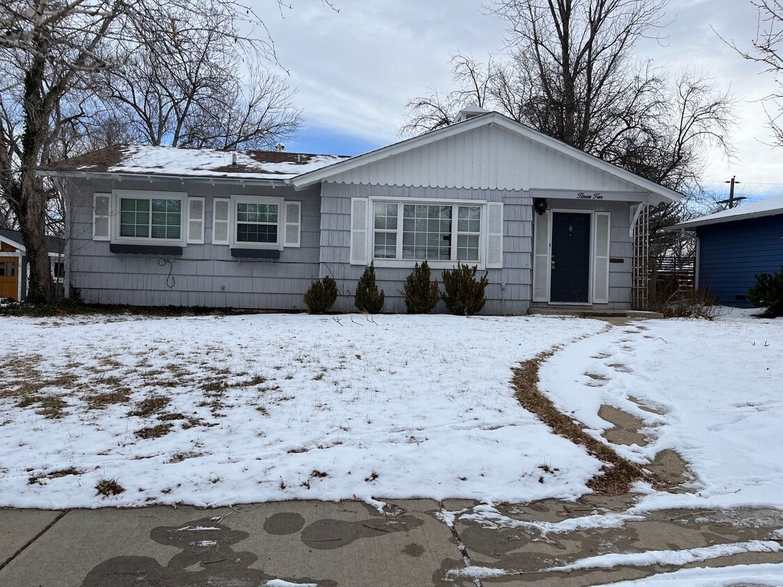 Charming 3-Bed Gem in the Heart of Boulder: Modern Upgrades, Fenced Yard, and Convenient Amenities! - Charming 3-Bed Gem in the Heart of Boulder: Modern Upgrades, Fenced Yard, and Convenient Amenities!