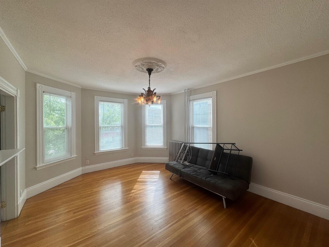 Foto principal - 795 Cambridge St