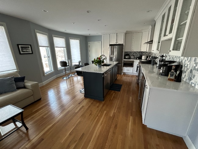 Photo - 955 E Broadway Apartment