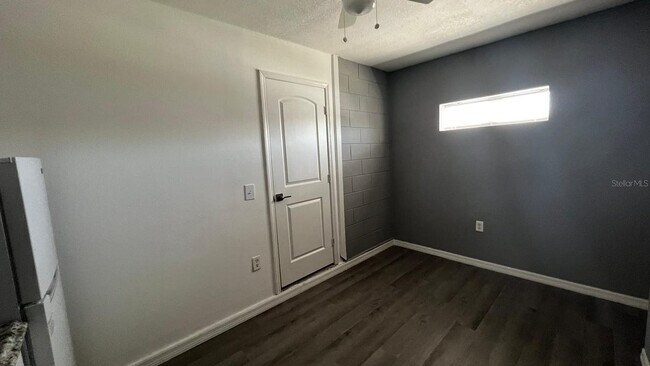 Foto del edificio - 5113 Heatherstone Dr
