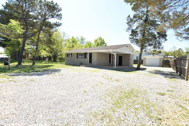 Building Photo - 2 br, 1 bath House - 2824 Spring St.