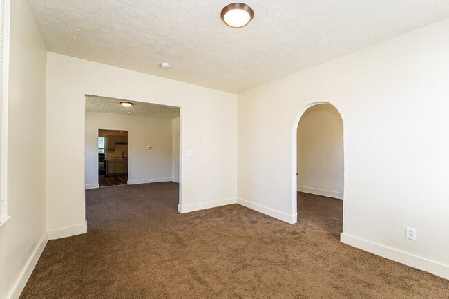 Building Photo - 3460 Erin Ave