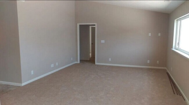 Foto del edificio - Charming 3-Bedroom Home in West Lafayette with 2-Car Garage & Washer/Dryer