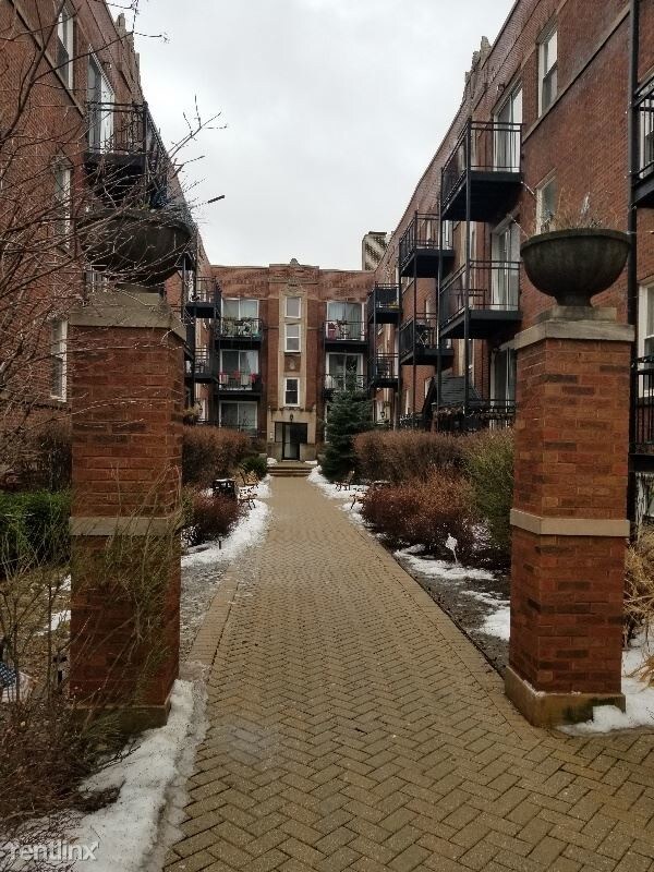 Primary Photo - 2 br, 1 bath Condo - 3705 N. Kenneth Ave