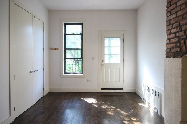 Foto del edificio - 243 Himrod St