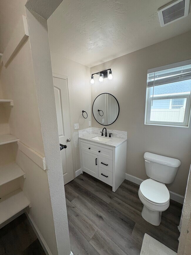 Building Photo - 4614 Braeburn Ave