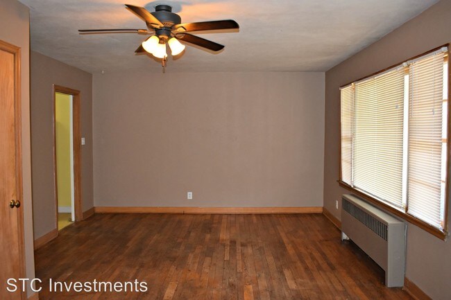 Building Photo - 1 br, 1 bath House - 1002 W. Carroll #2