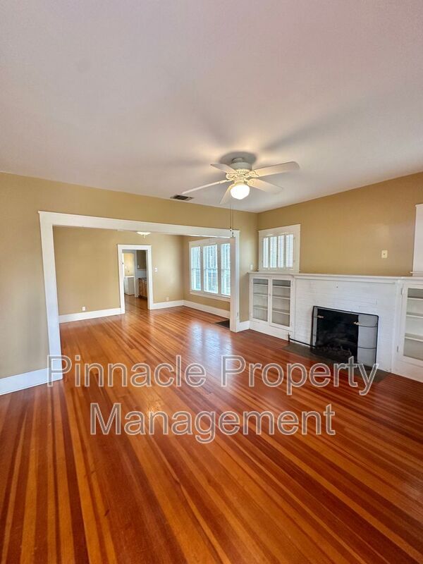 Building Photo - 409 S Washington St