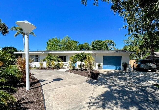 Foto del edificio - 703 Whitfield Ave