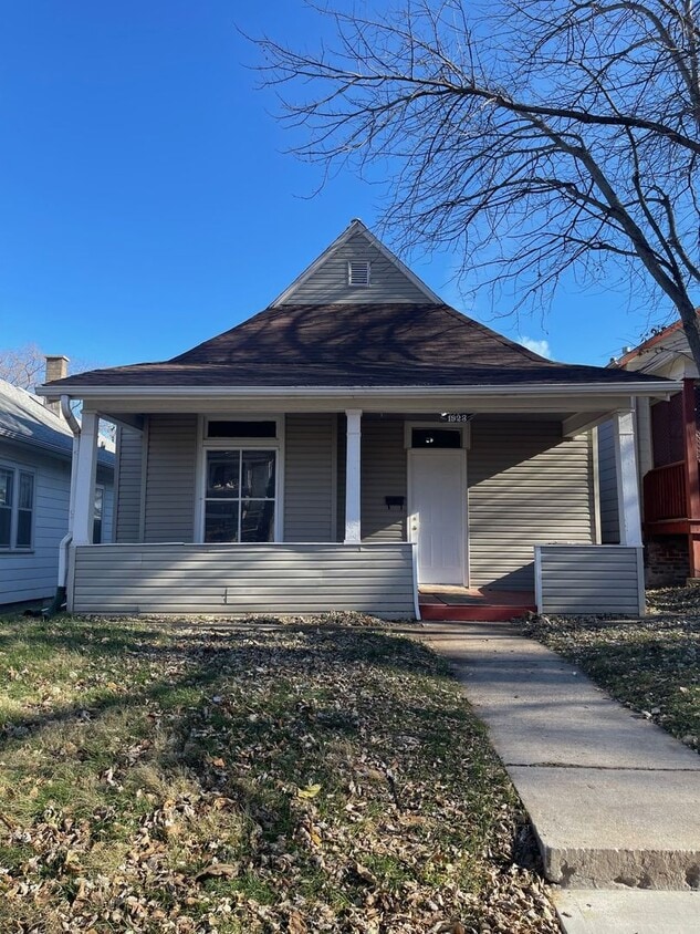 Cute remodeled 2 Bedroom in South Omaha! - Cute remodeled 2 Bedroom in South Omaha!