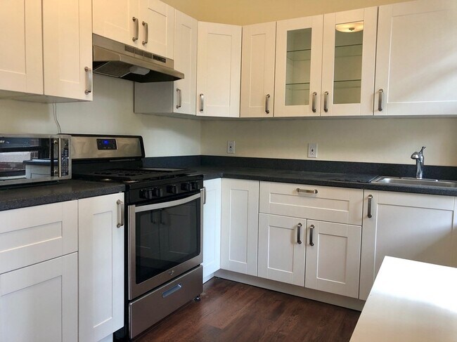 Building Photo - 189 Chestnut Hill Ave