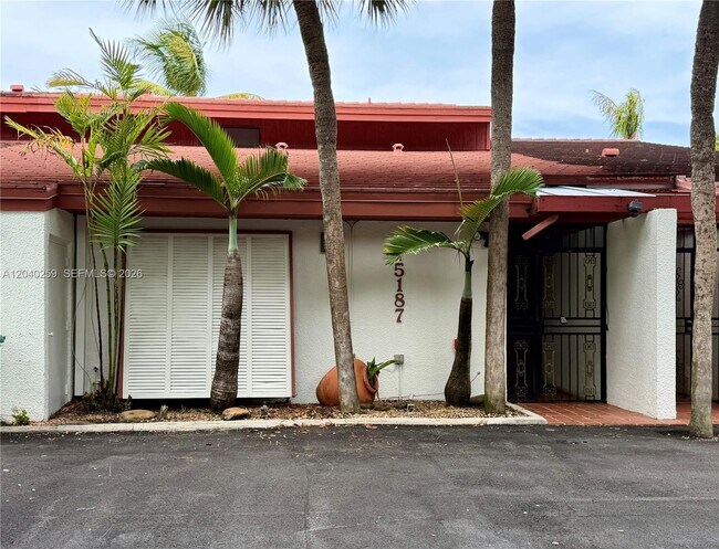 Foto del edificio - 15187 Loch Isle Dr W