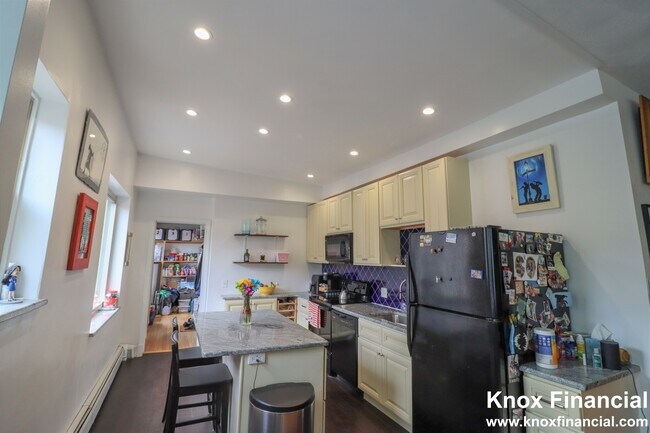 Foto del edificio - 112 Central St