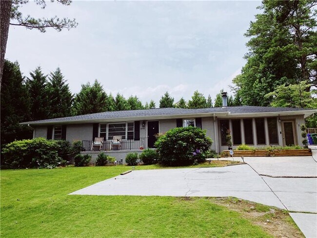 Building Photo - 1876 Dresden Dr NE