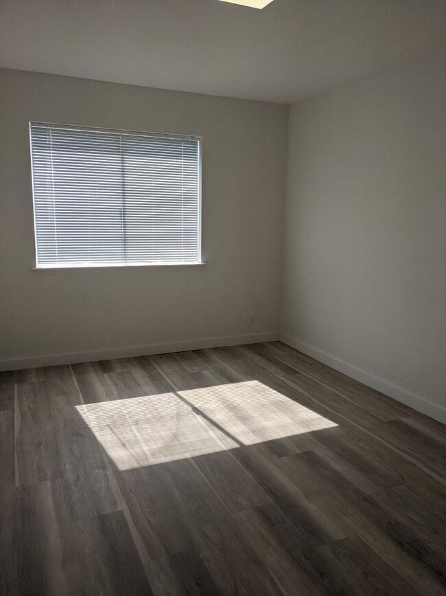 3761 Harrison Street Apartments Rentals in Oakland at 3761 Harrison St