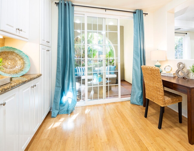 Building Photo - 12975 Agustin Pl