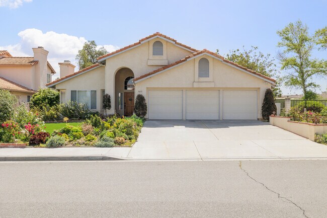 Building Photo - 5037 Sunmeadow Rd