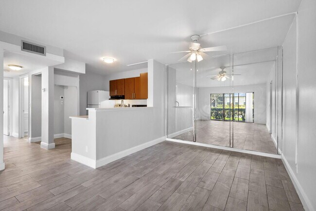 Foto del edificio - 1011 Green Pine Blvd